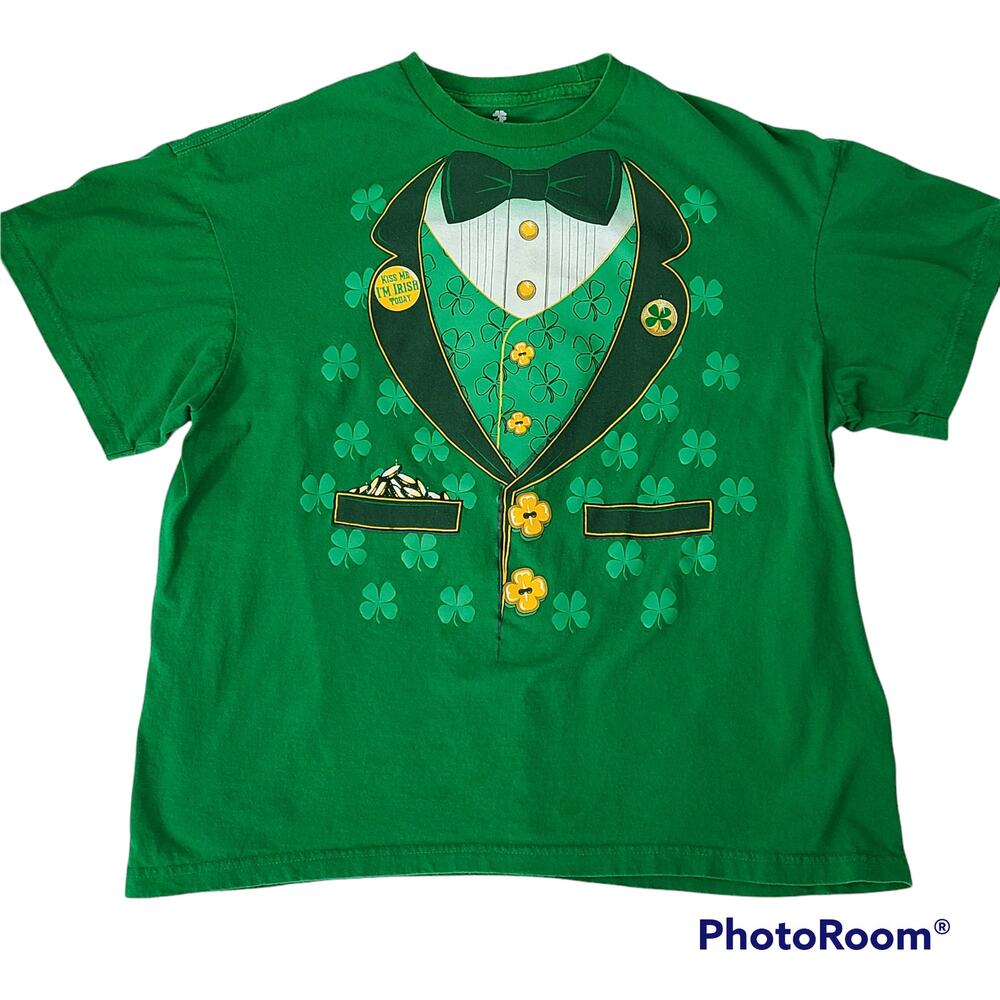 Kiss me, I'm Irish today St. Patrick's Day leprechaun tee shirt, XL